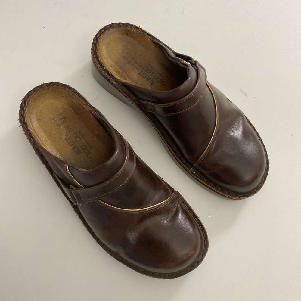 Naot brown leather rubber sole clogs women size 6